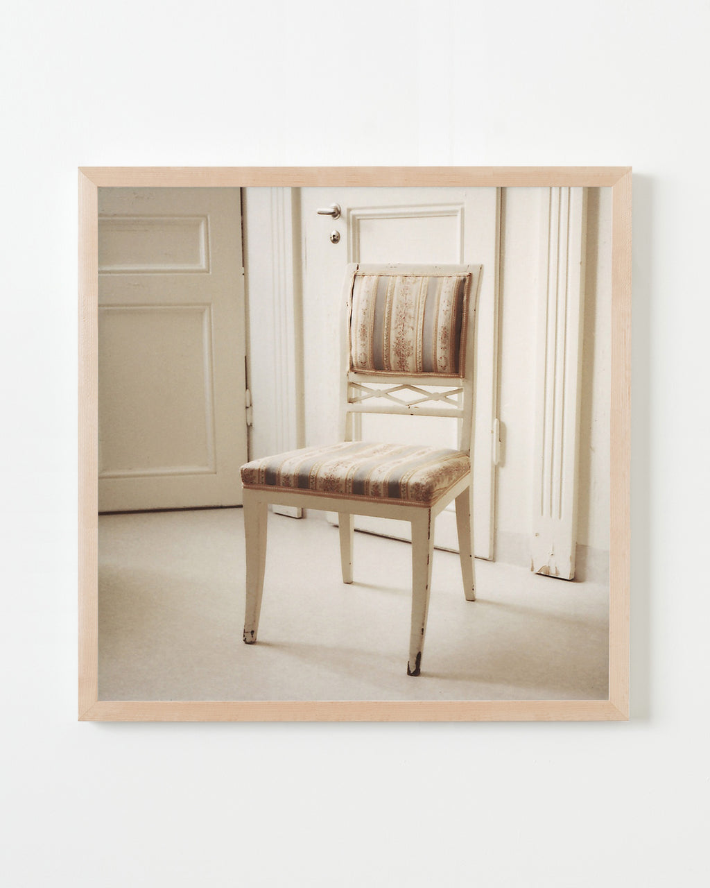 Photography by Anna Moller titled "Silk Chair" - 4.
