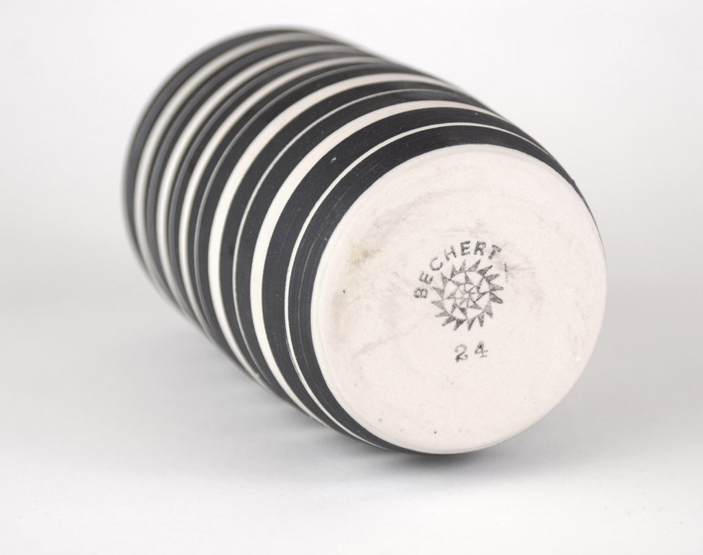 Sculpture by Dana Bechert titled "Bold Linear Vase" - 4.