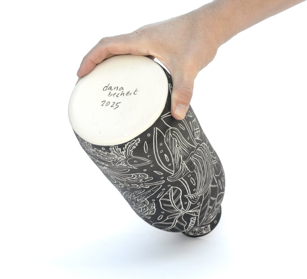 Sculpture by Dana Bechert titled "Crane with Lizard Vase" - 6.