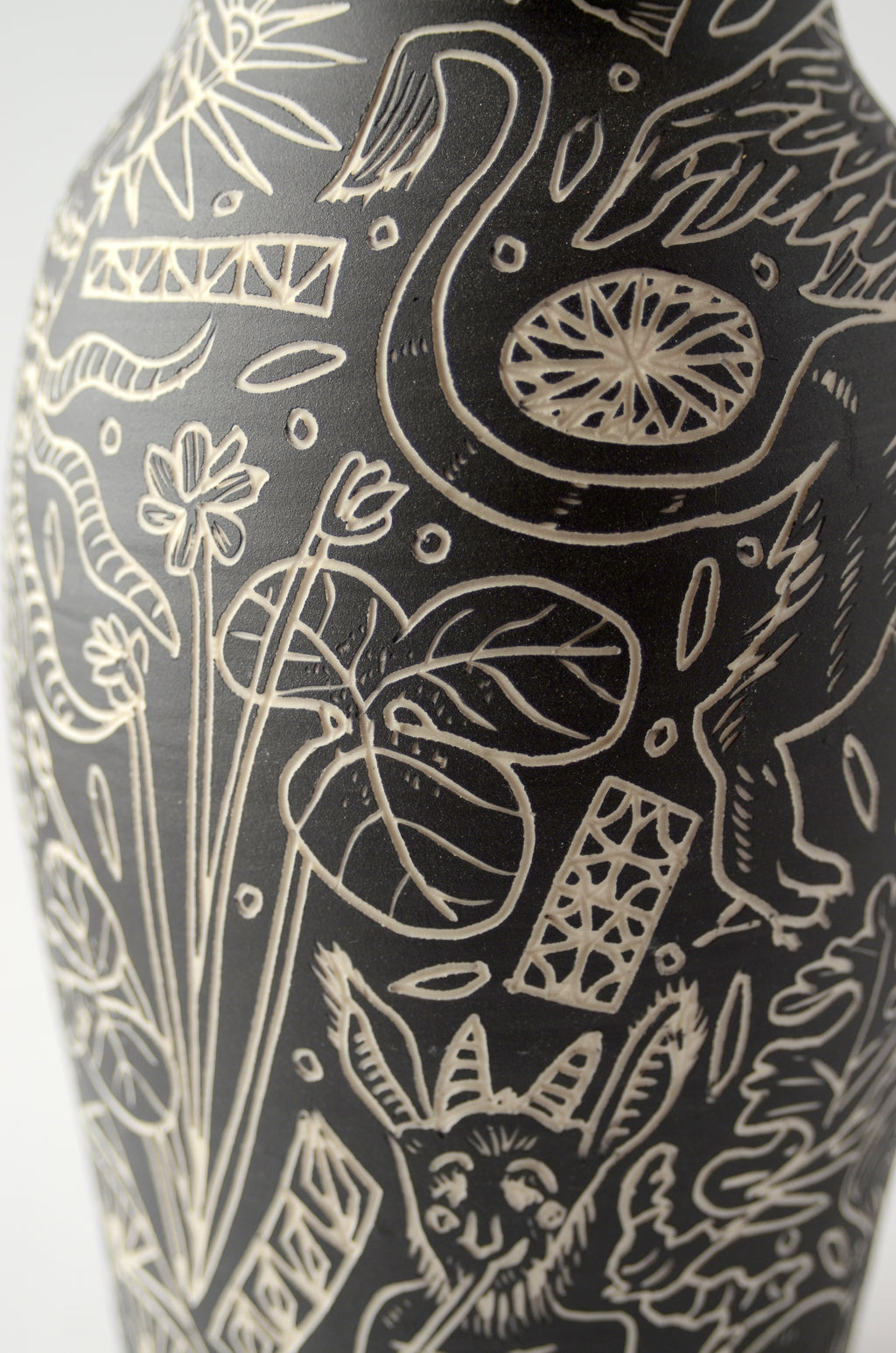 Sculpture by Dana Bechert titled "Fantasy Creatures Vase" - 7.