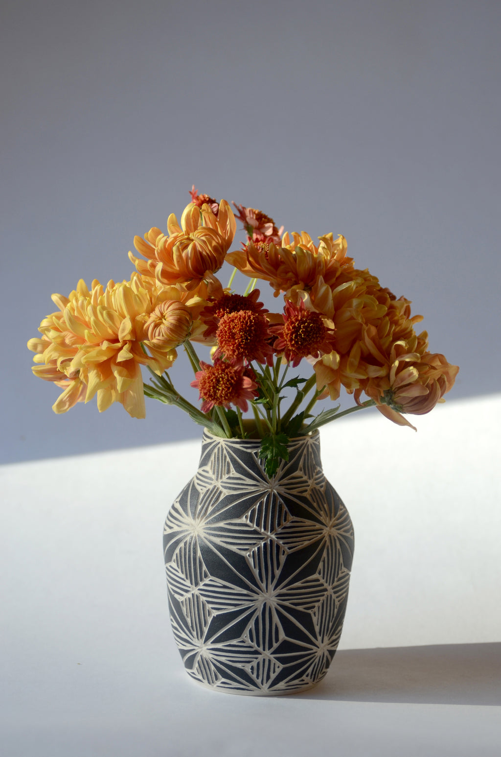 Sculpture by Dana Bechert titled "Fineline Bud Vase" - 6.