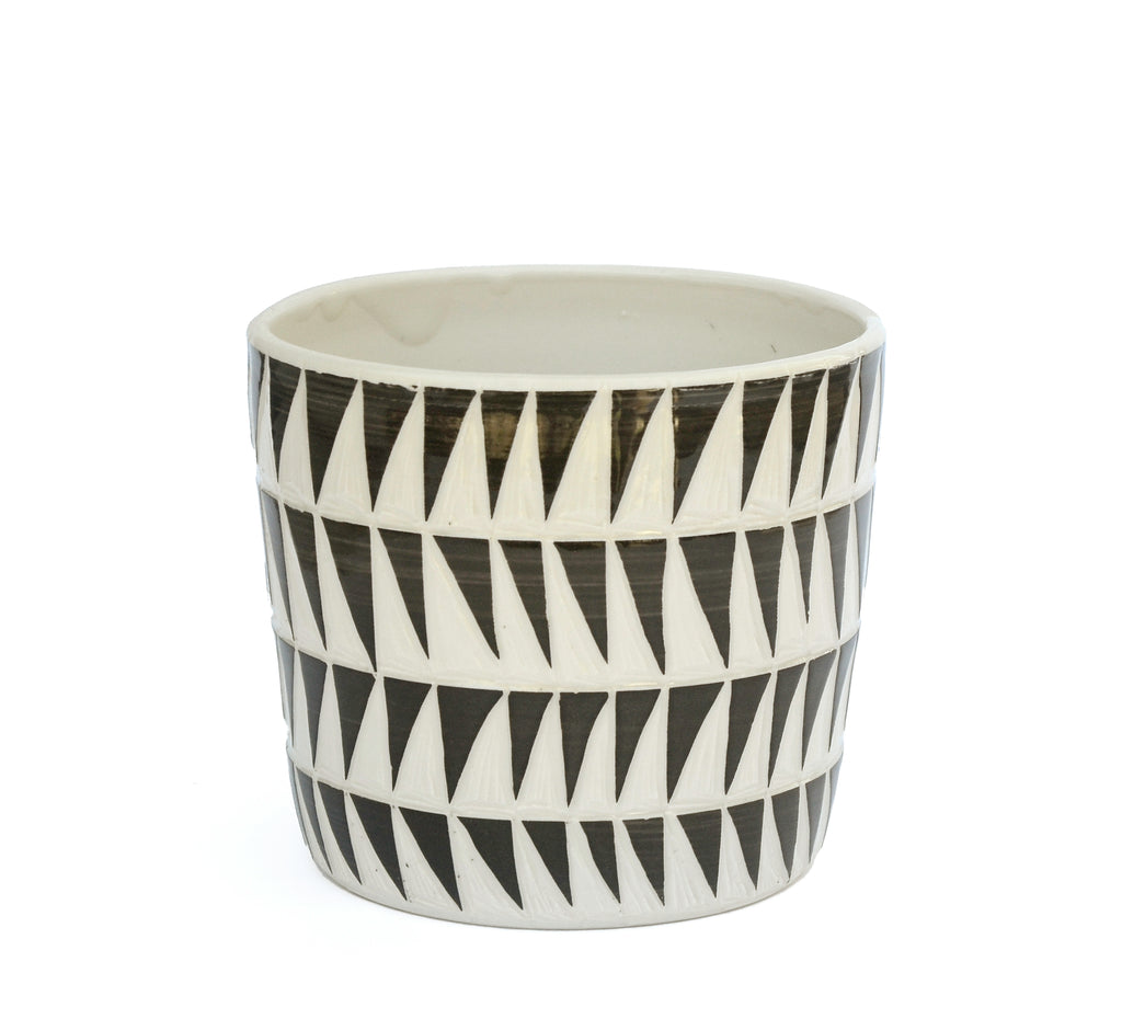 Sculpture by Dana Bechert titled "Flying Geese Cylinder" - 2.