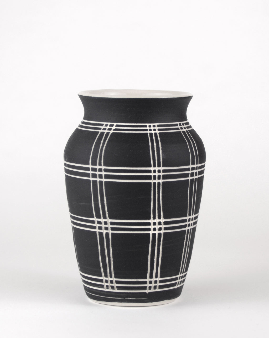 Sculpture by Dana Bechert titled "Linear Grid Vase" - 2.