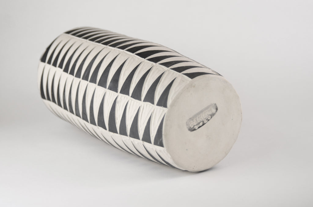 Sculpture by Dana Bechert titled "Tall Flying Geese Vase" - 5.