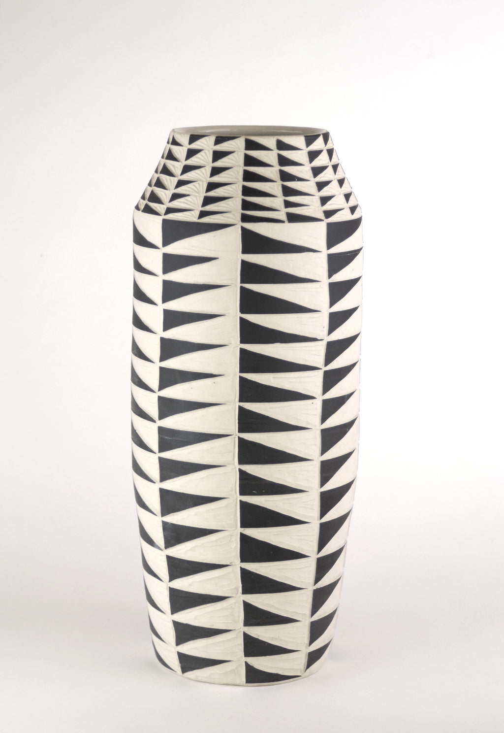 Sculpture by Dana Bechert titled "Tall Flying Geese Vase" - 3.