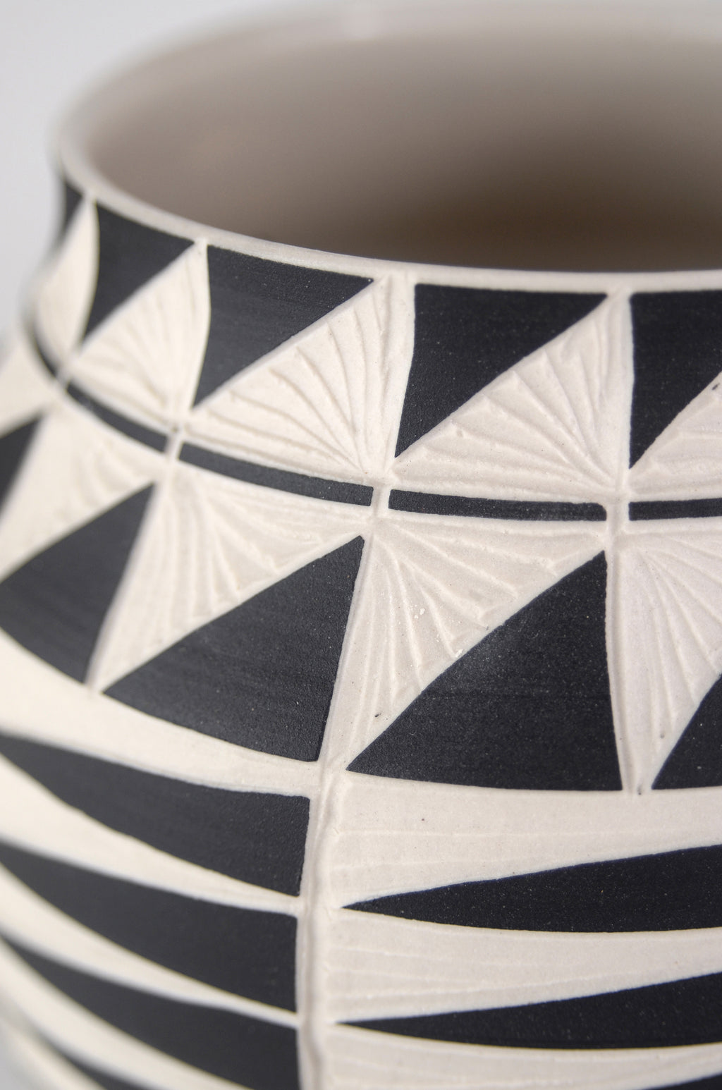 Sculpture by Dana Bechert titled "Triangle Bulb Vase" - 3.