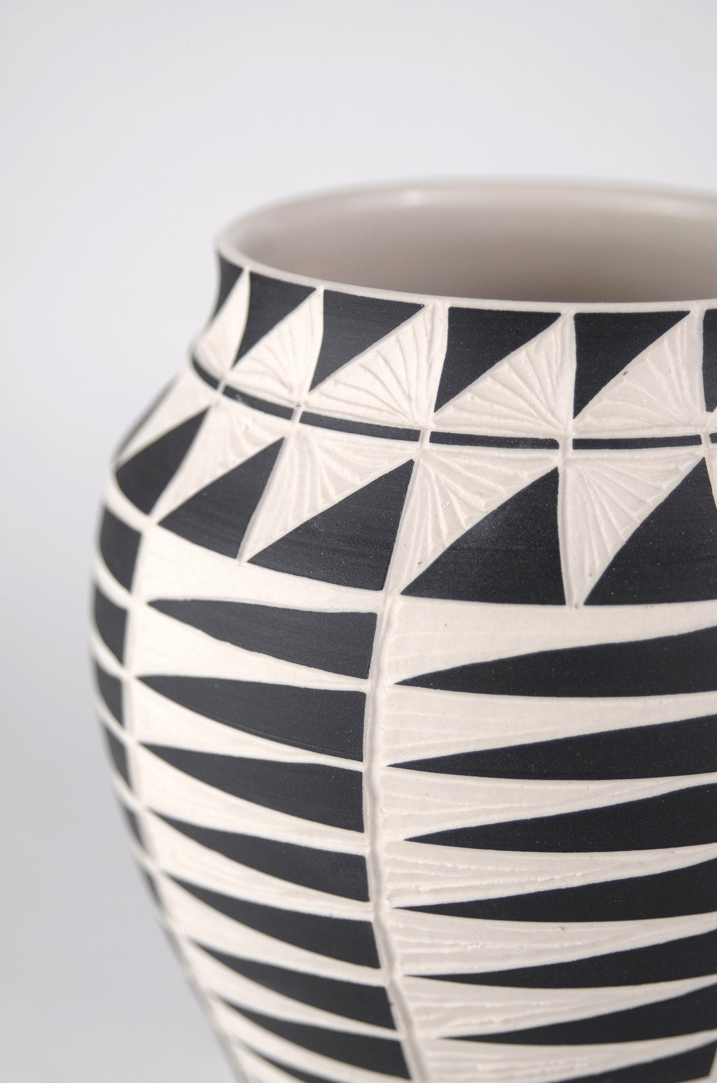 Sculpture by Dana Bechert titled "Triangle Bulb Vase" - 4.