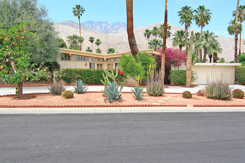 Photography by Dolly Faibyshev titled "Mid-Century House #1" - 2.