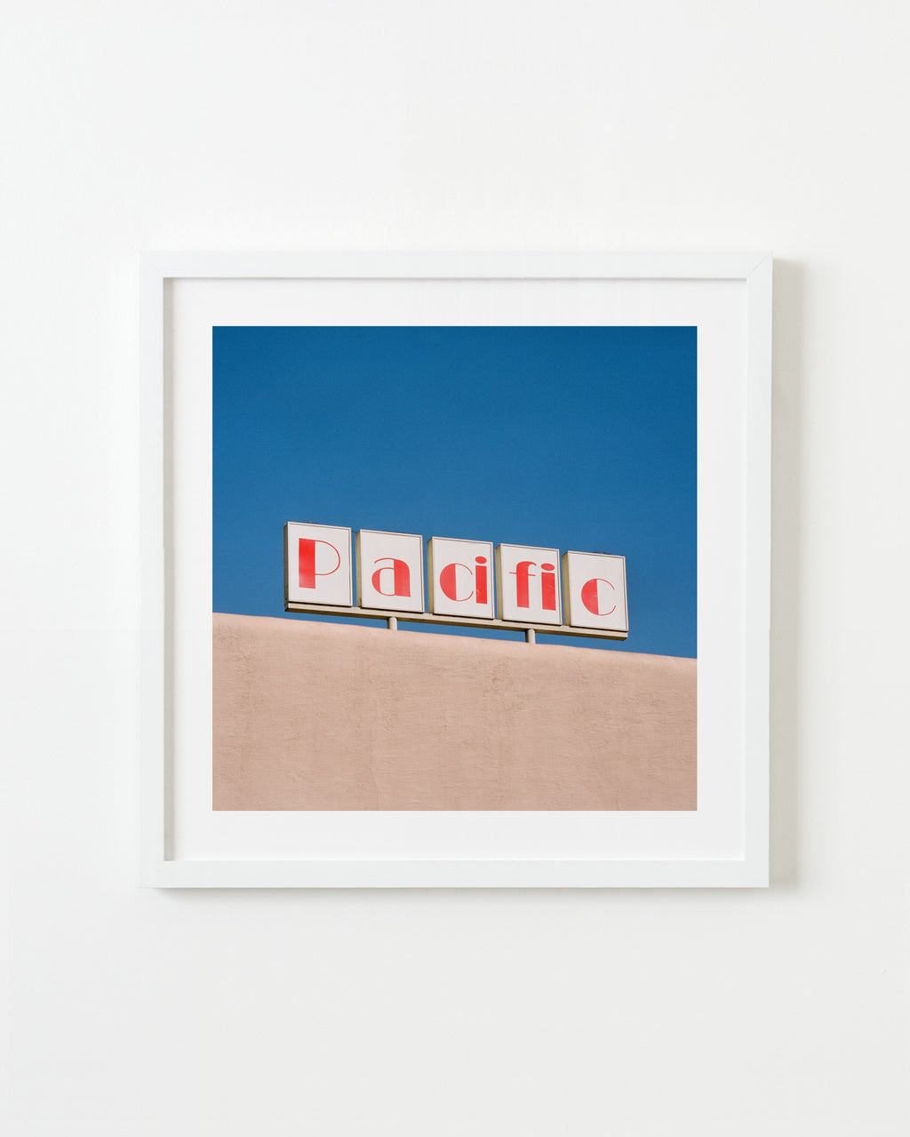 Photography by Sinziana Velicescu titled "El Monte, CA" - 1.
