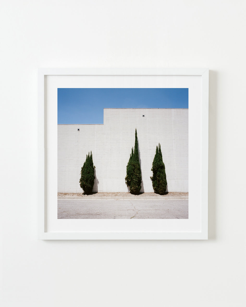Photography by Sinziana Velicescu titled "El Monte, CA" - 1.