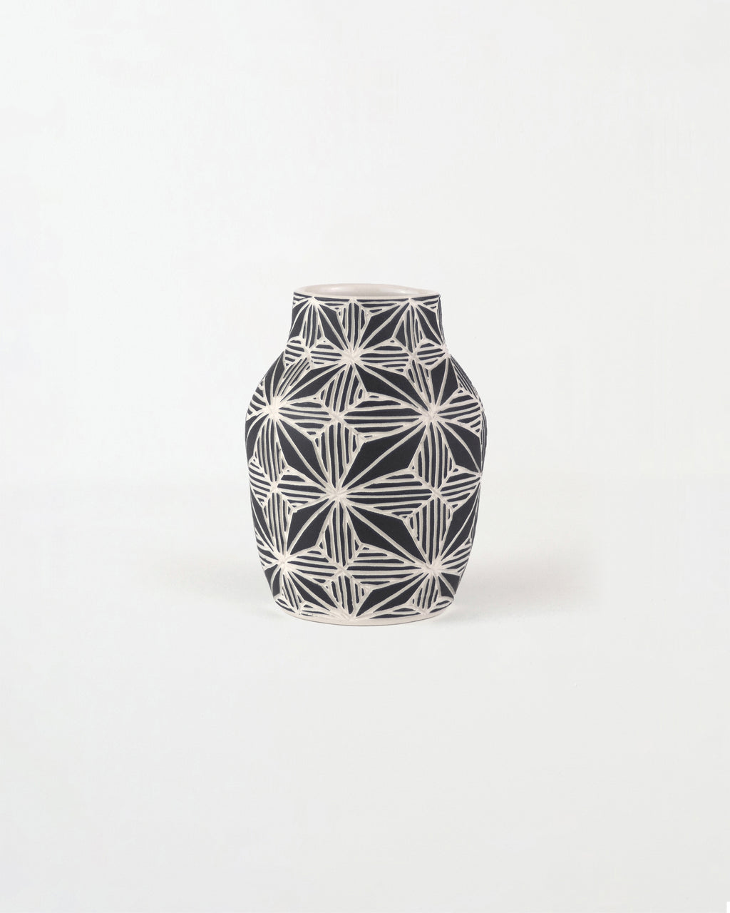 Sculpture by Dana Bechert titled "Fineline Bud Vase" - 1.