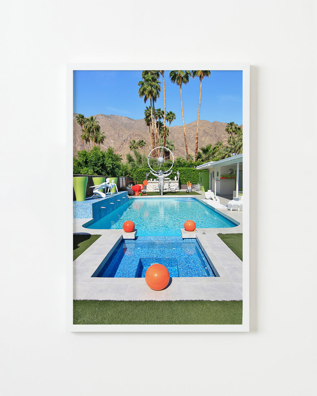 Photography by Dolly Faibyshev titled "Leisure Land Pool" - 1.