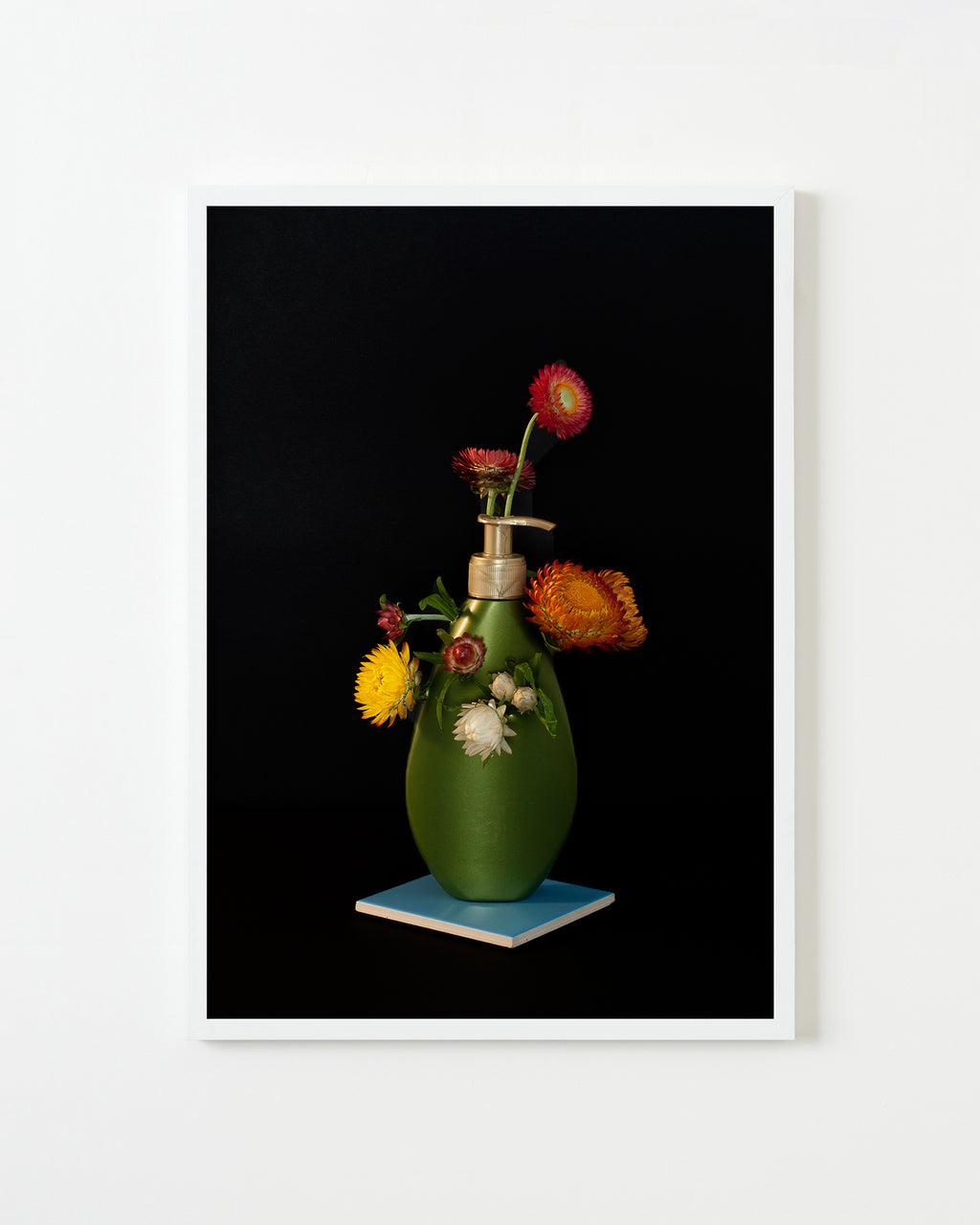 Photography by Maria de la O Garrido titled "Almost empty plastic bottles of whatever #5" - 1.