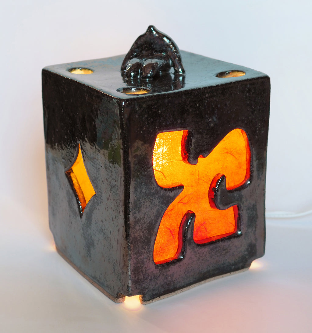 Sculpture by Jocelyn Tsaih titled "Facet Lamp" - 2.