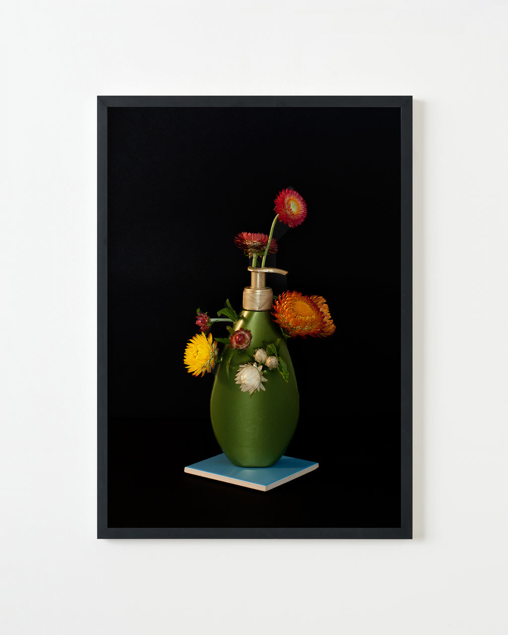 Photography by Maria de la O Garrido titled "Almost empty plastic bottles of whatever #5" - 3.