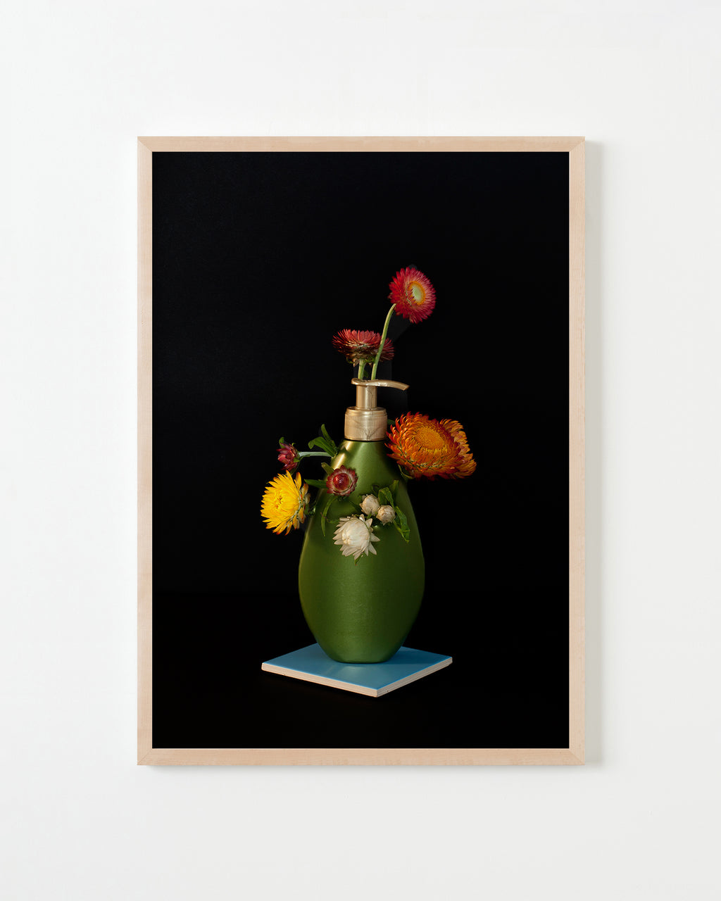 Photography by Maria de la O Garrido titled "Almost empty plastic bottles of whatever #5" - 4.