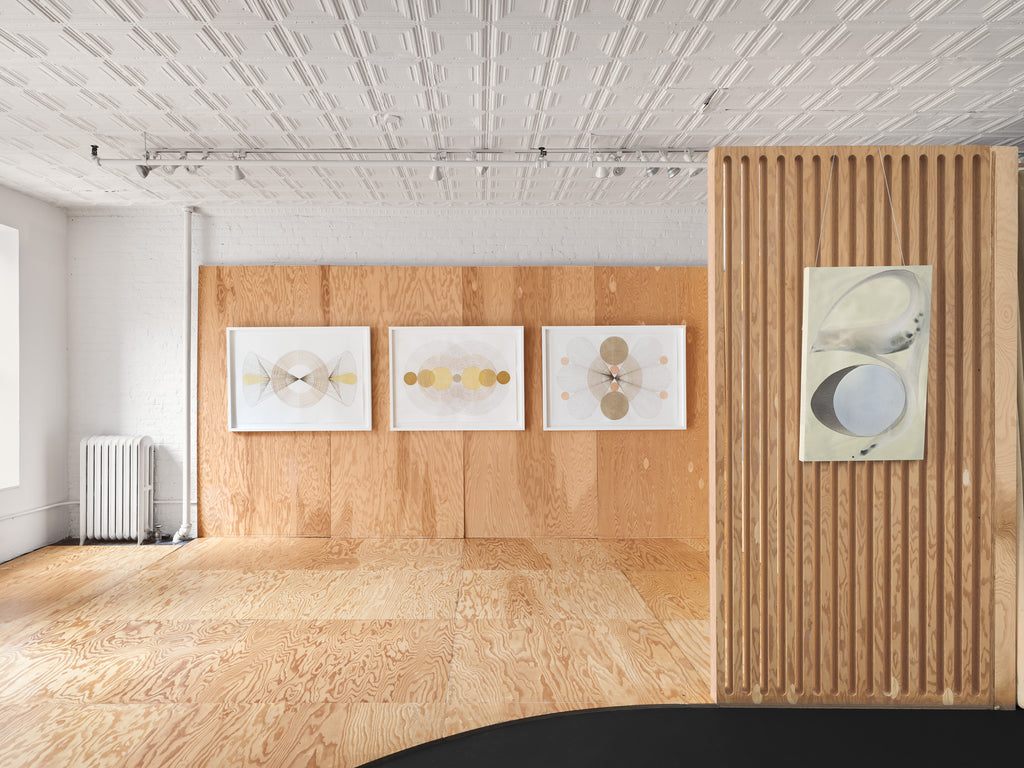 Painting by Laura Naples titled "Under the Leaf" - 3.