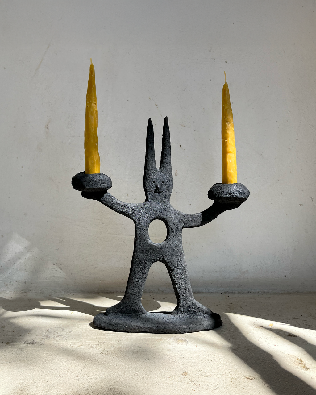 Sculpture by Paulina Ho titled "Balancing Light and Shadow" - 2.