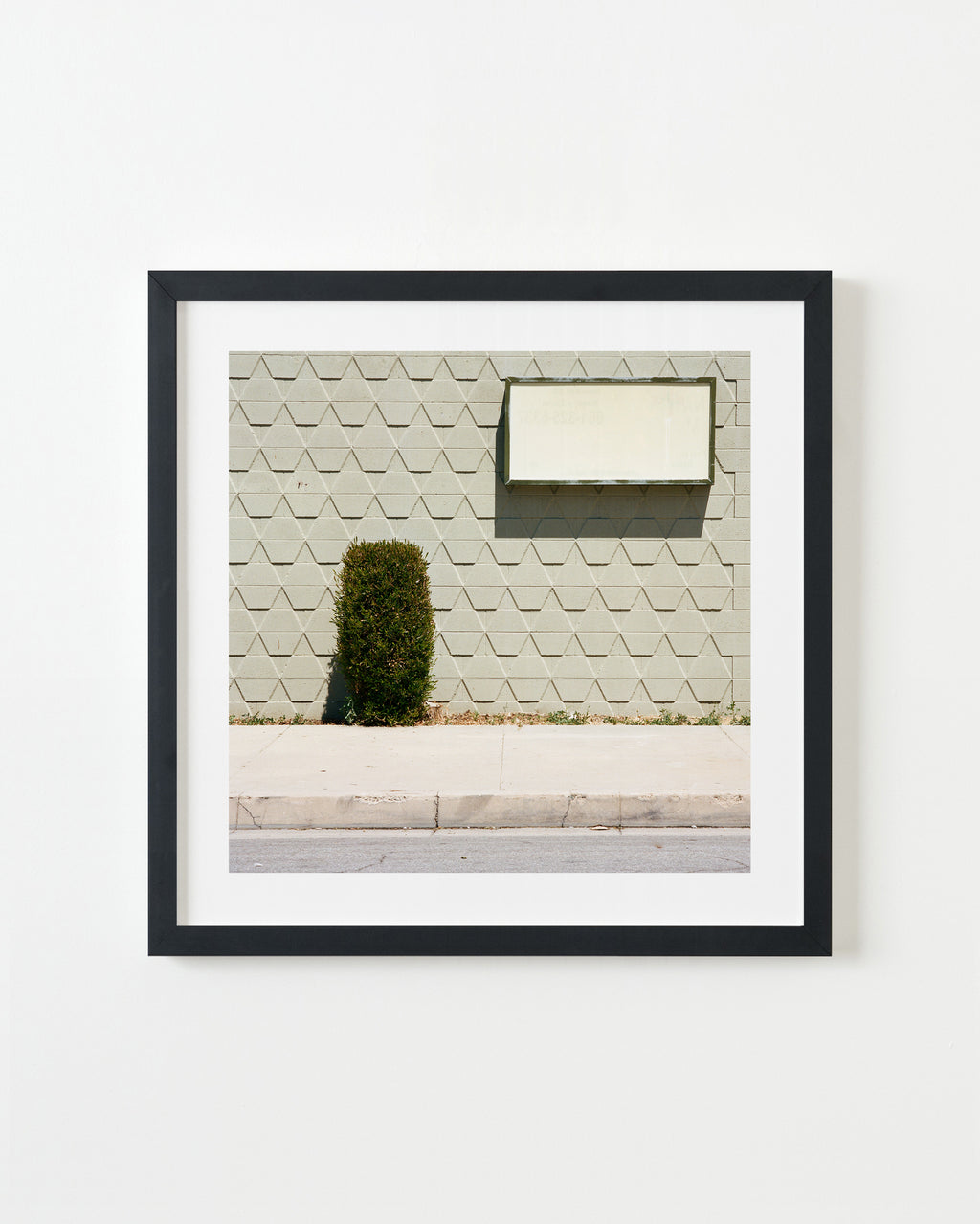 Photography by Sinziana Velicescu titled "Bakersfield, CA" - 3.
