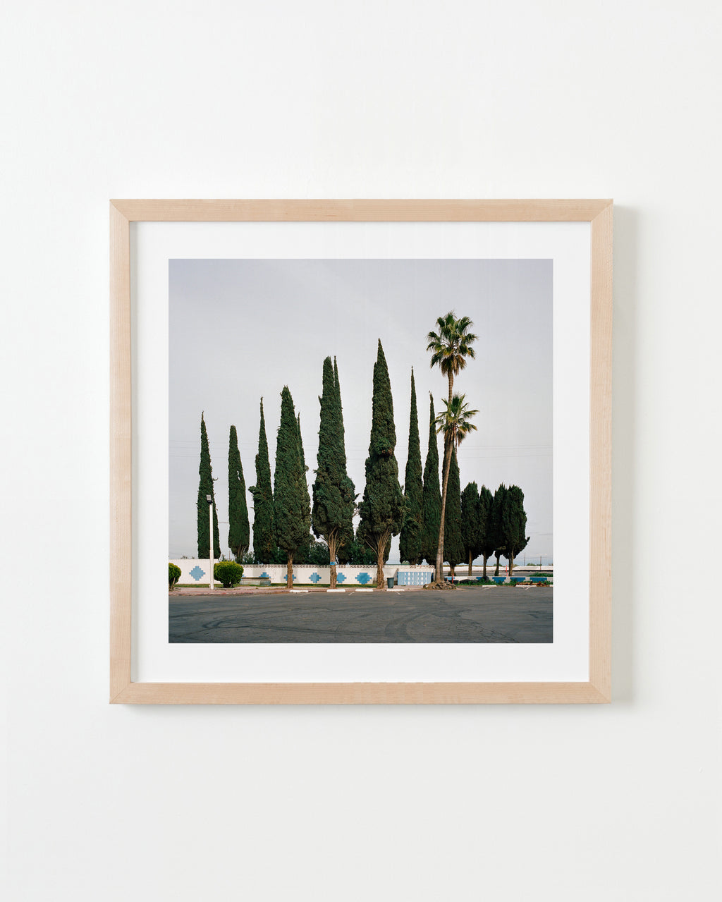 Photography by Sinziana Velicescu titled "Famoso, CA" - 4.