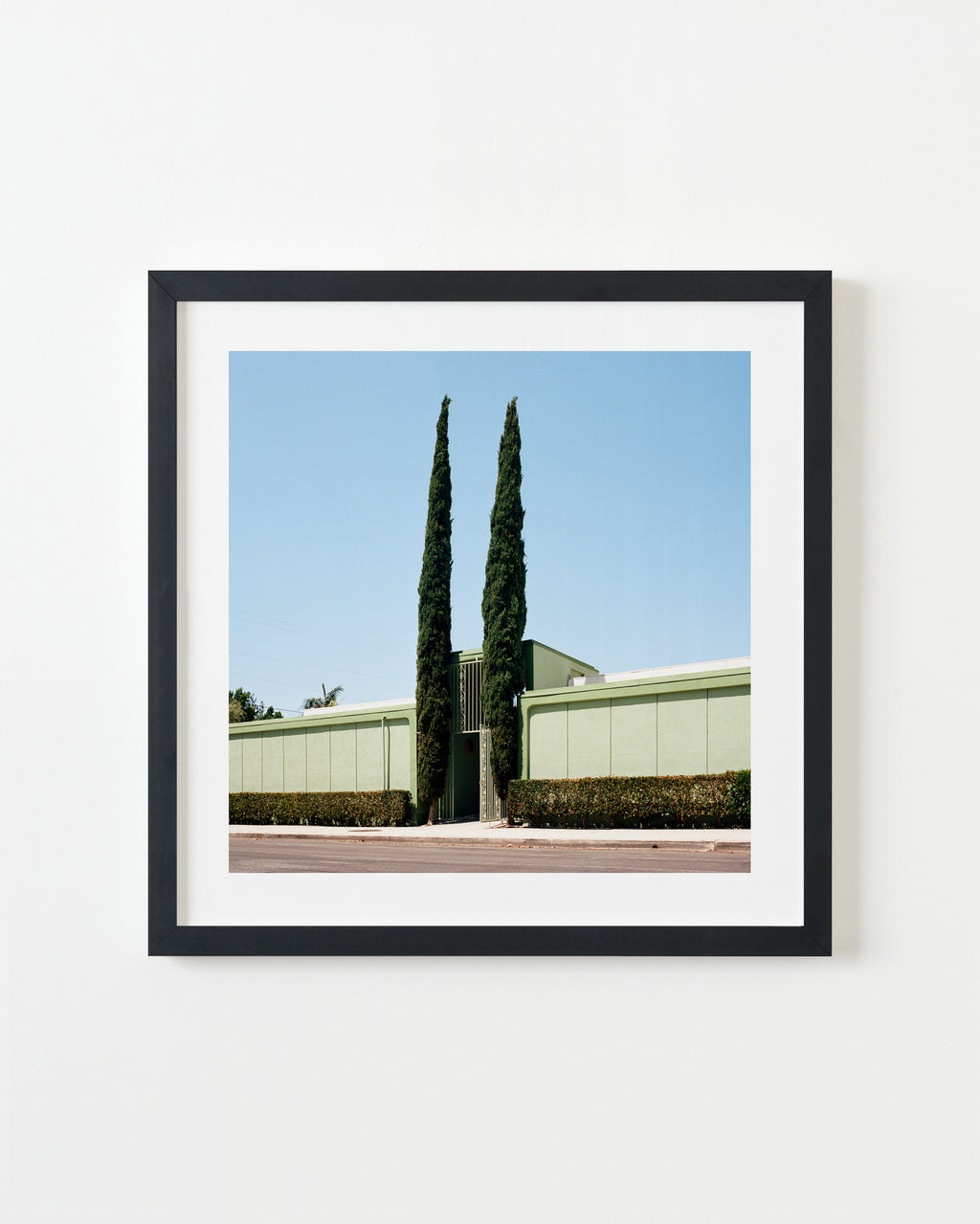 Photography by Sinziana Velicescu titled "North Hollywood, CA" - 3.