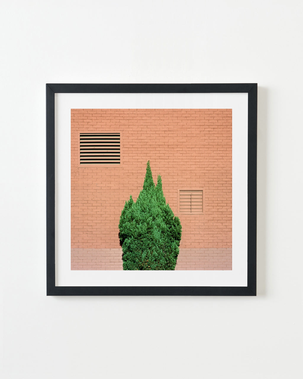 Photography by Sinziana Velicescu titled "Pico-Union, Los Angeles" - 3.
