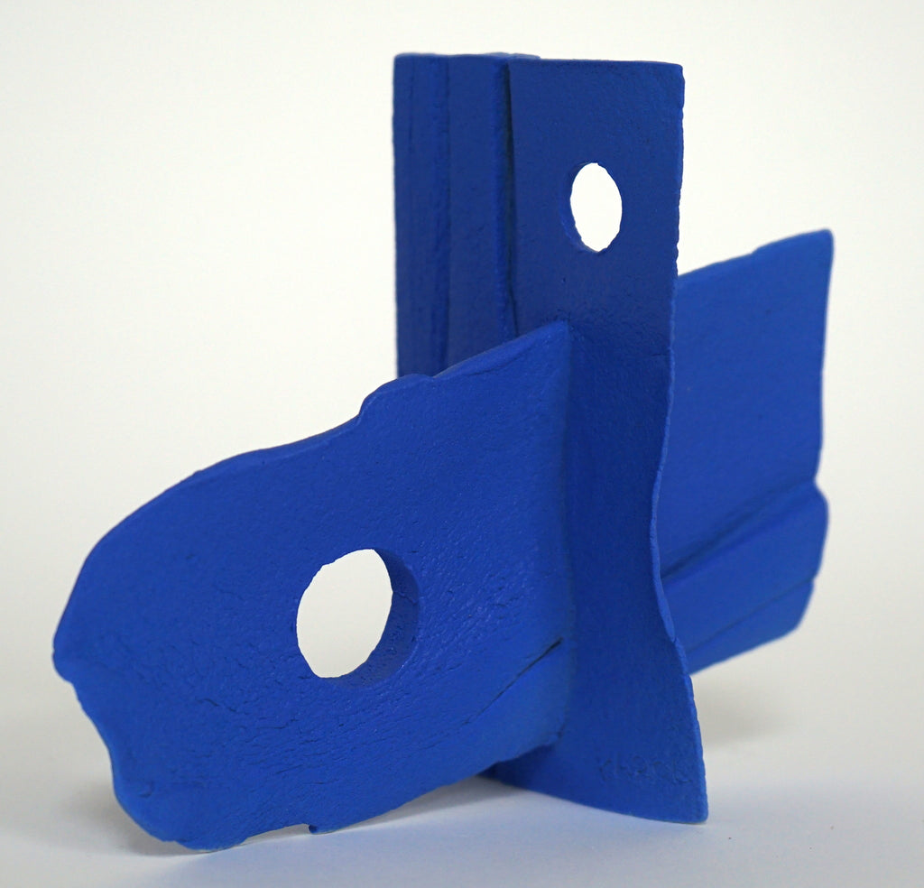 Sculpture by Fitzhugh Karol titled "Blue Lean I" - 2.