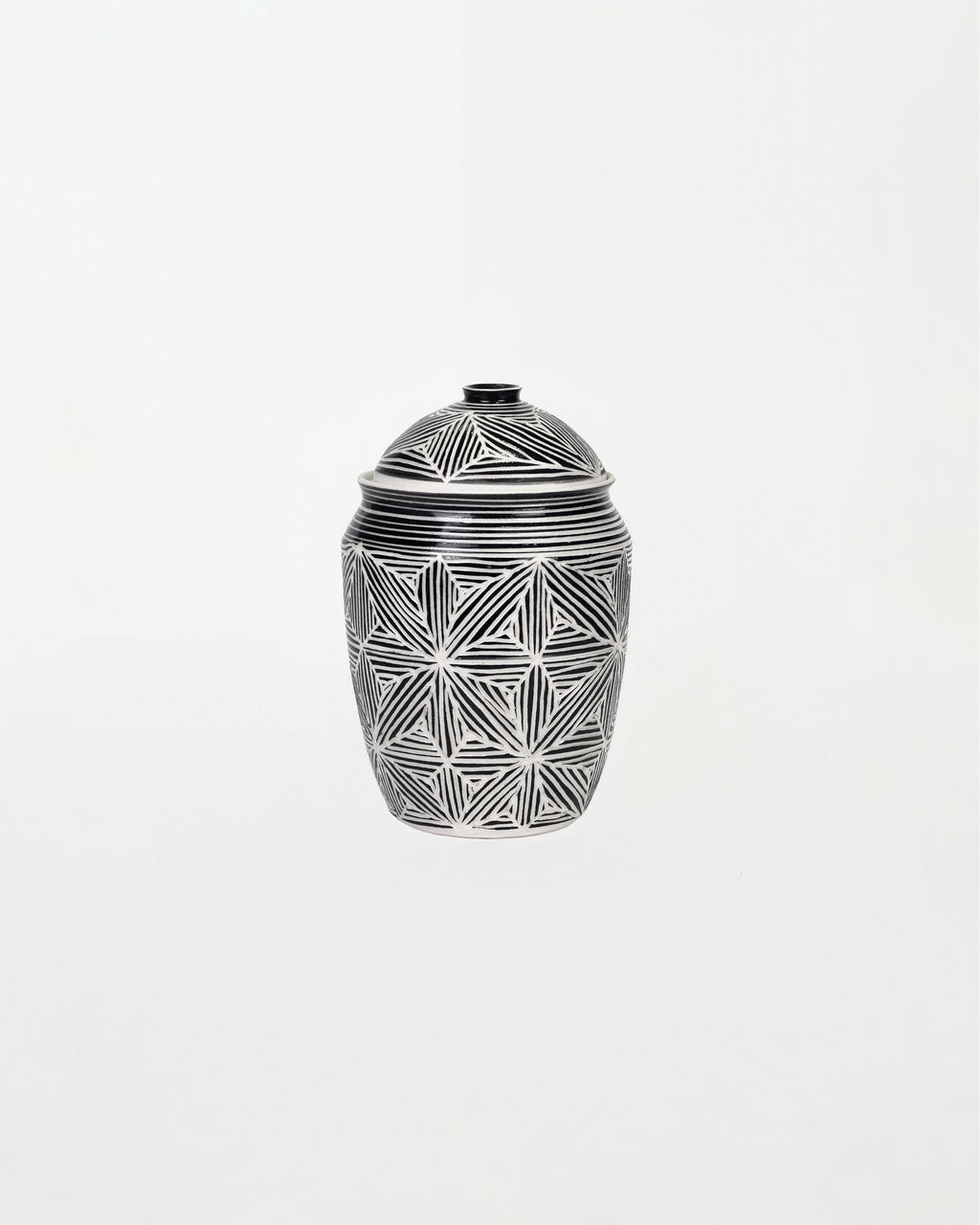 Sculpture by Dana Bechert titled "Lidded Jar" - 1.