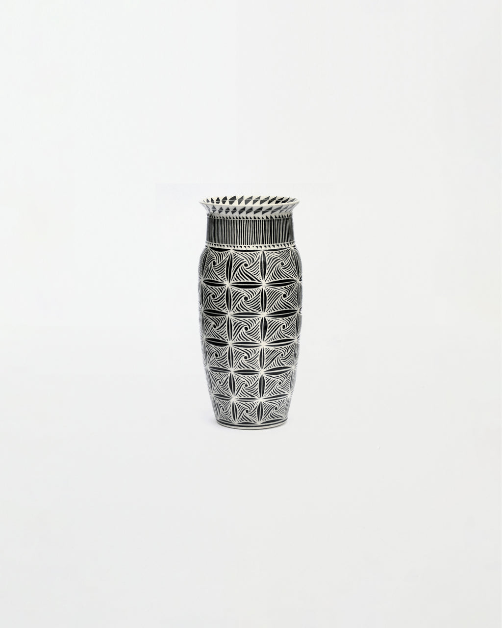 Sculpture by Dana Bechert titled "Whirl Vase" - 1.