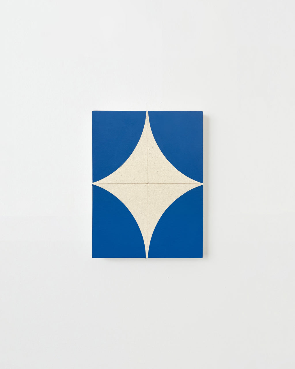 Painting by Hyun Jung Ahn titled "Petit Shining Compass Sapphire Blue" - 1.