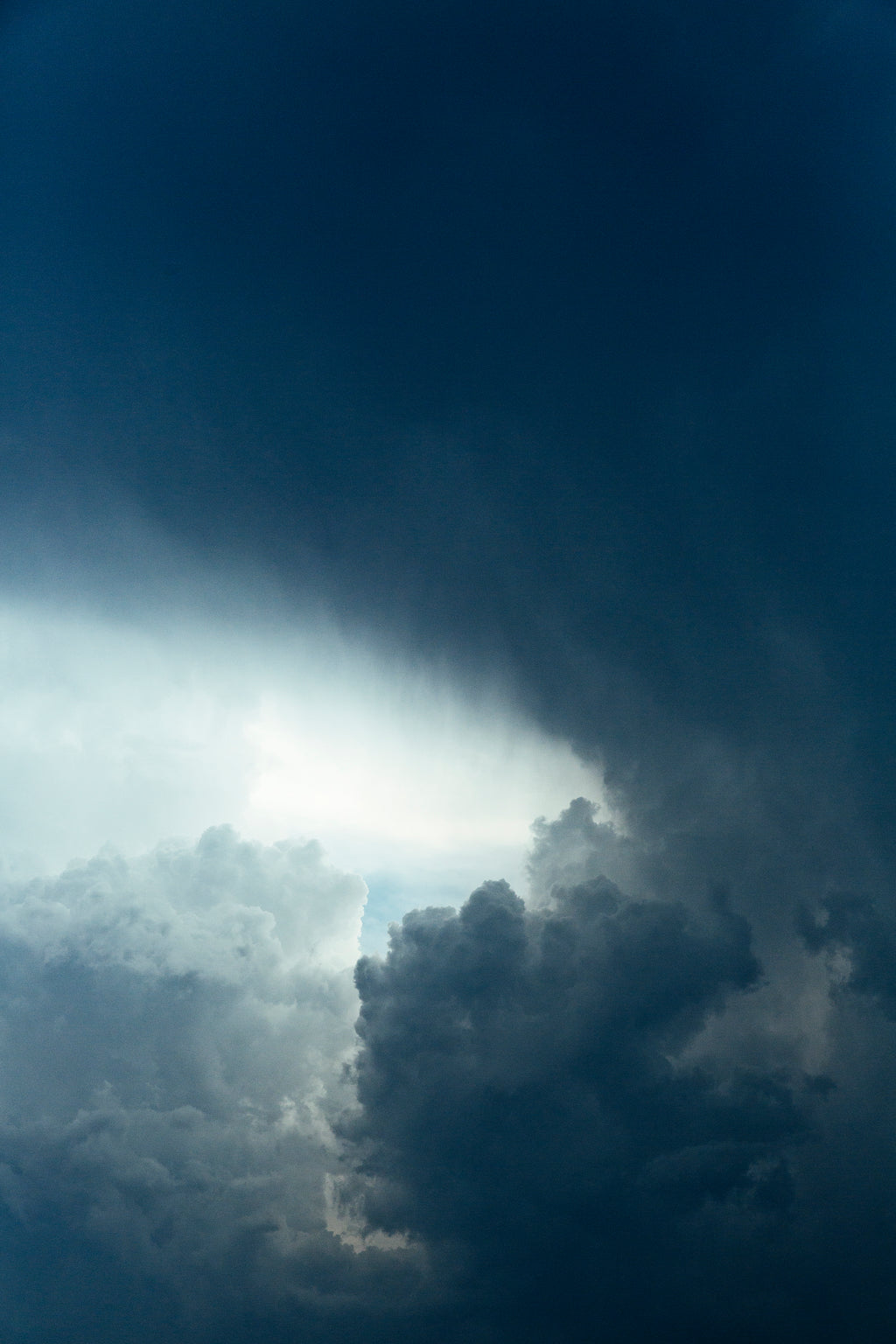 Photography by Jessica Haye & Clark Hsiao titled "Havana" - 2.