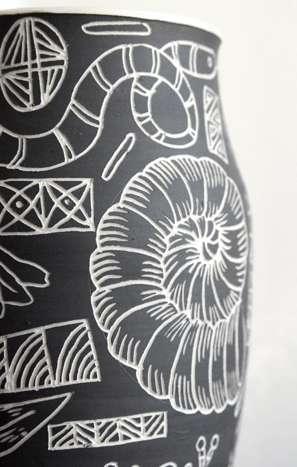 Sculpture by Dana Bechert titled "Nautilus Vase" - 6.